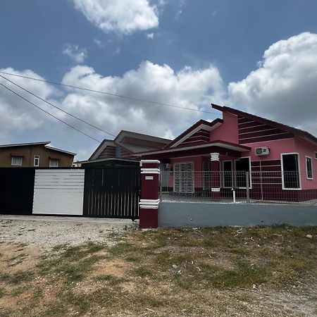 Yatee Homestay Kuala Terengganu Buitenkant foto