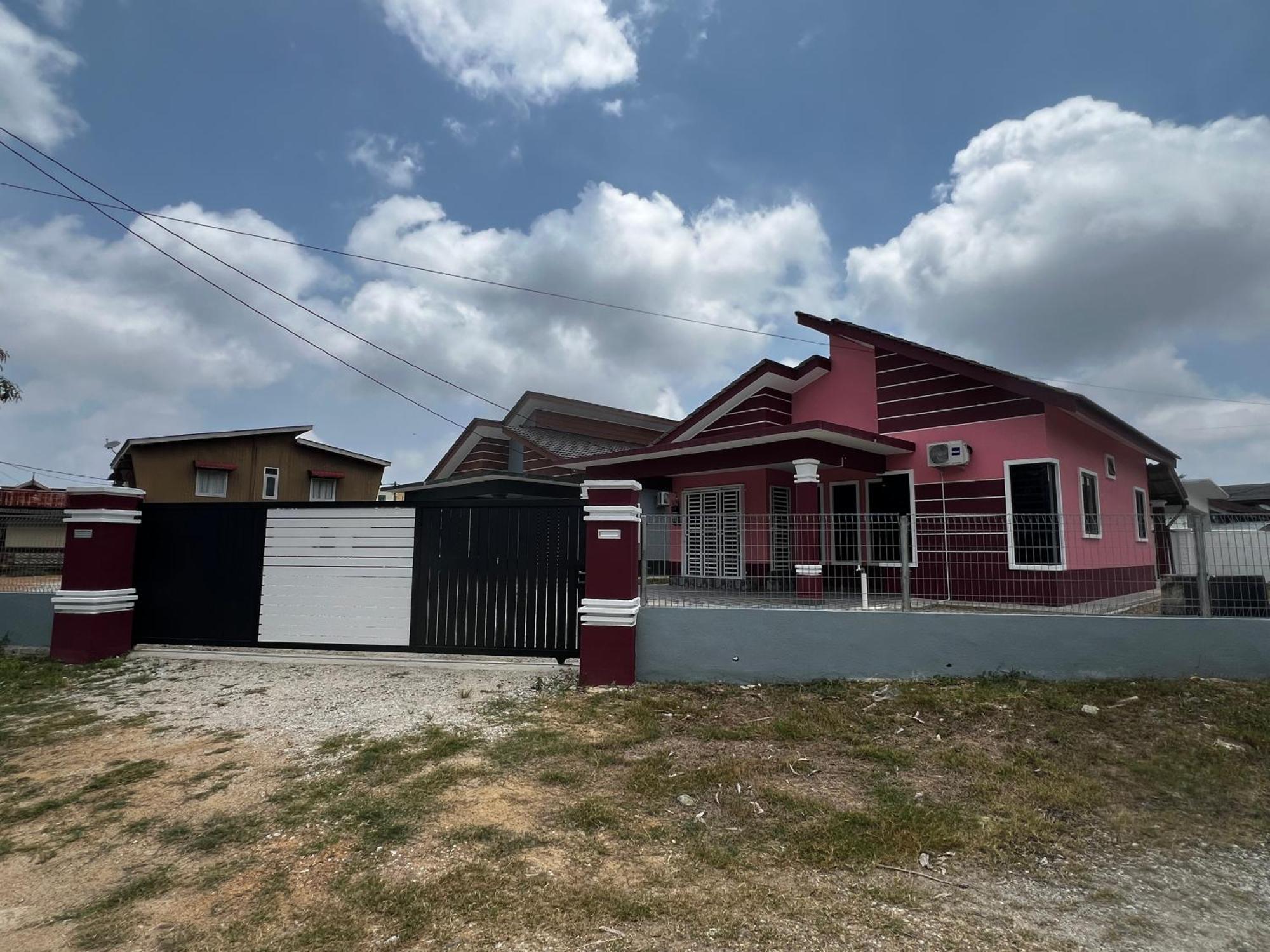 Yatee Homestay Kuala Terengganu Buitenkant foto